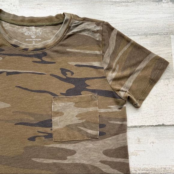 Zoe + Liv | Basic Pocket Camo Short Sleeve Tee, Small Small - Picture 9 of 10